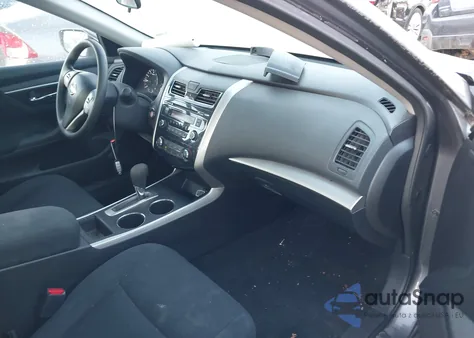 2015 Nissan Altima 2.5 S z USA, uszkodzony, nr VIN 1N4AL3APXFC181369